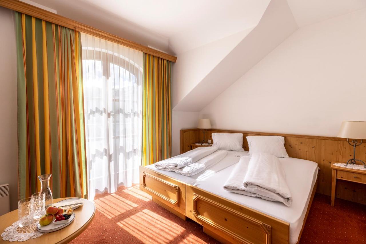 Genussgasthof & Hotel Beim Krutzler Heiligenbrunn Exterior photo