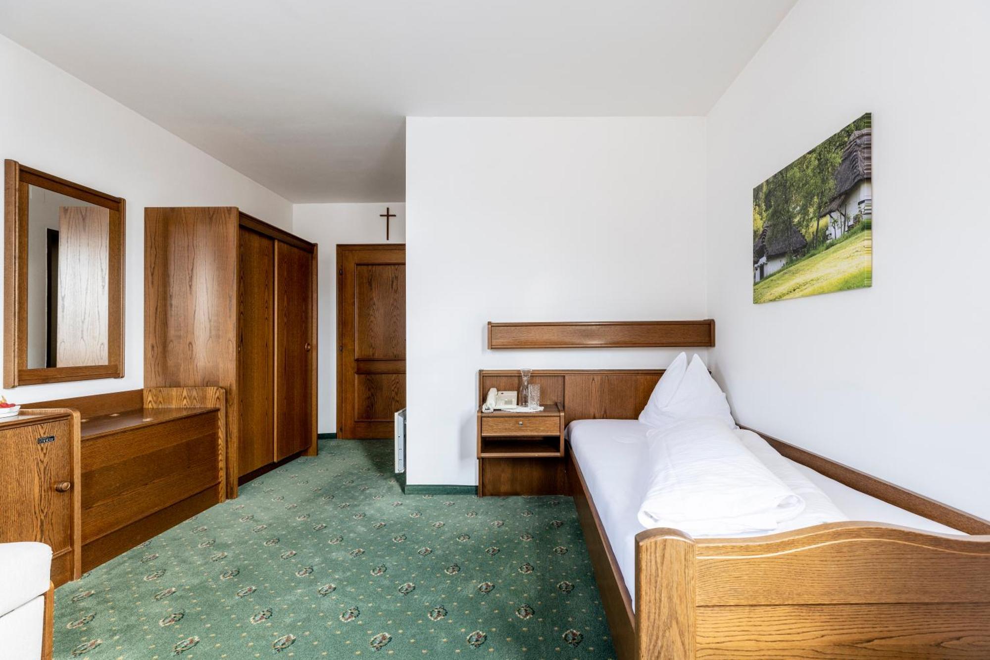 Genussgasthof & Hotel Beim Krutzler Heiligenbrunn Exterior photo